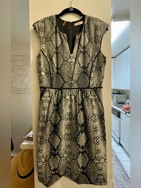 Rebecca Taylor Gray and Black Snake-Print Dress